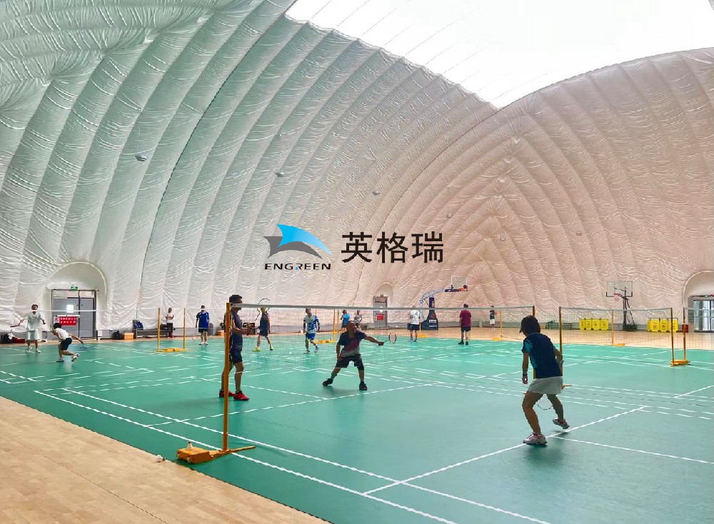 相比传统球馆羞羞APP大全羽毛球馆性价比更高